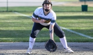 Image for news article SUNY Adirondack softball offers prospect clinic