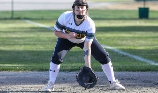 Image for news article SUNY Adirondack softball offers prospect clinic